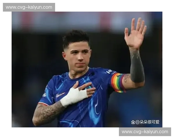 绿茵场上的蓝色风暴与黄色战袍：诺维奇vs切尔西的经典对决